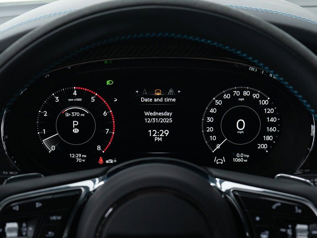 Certified 2025 Bentley Bentayga AWD/4WD image 39