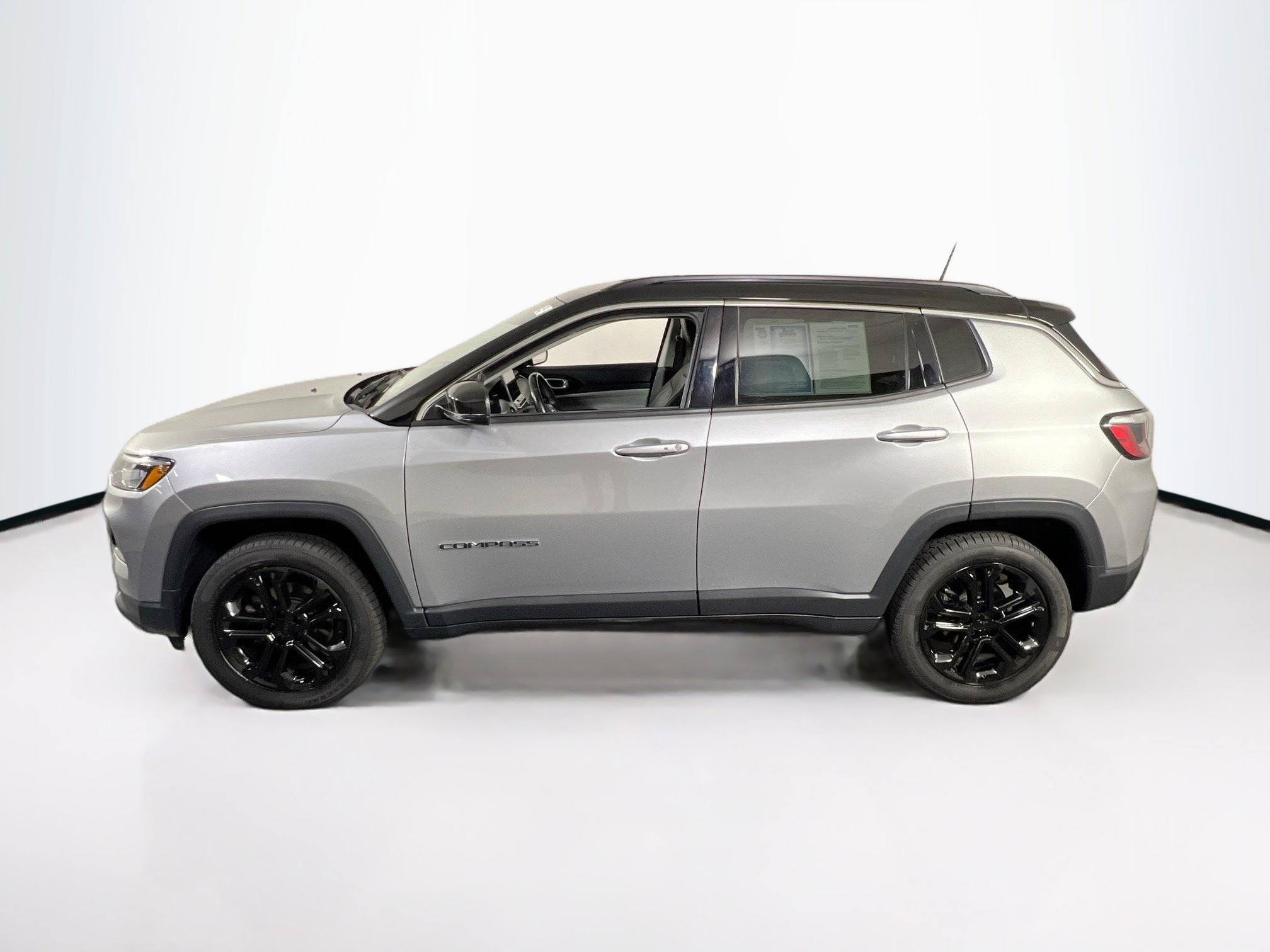 Used 2022 Jeep Compass Limited image 8