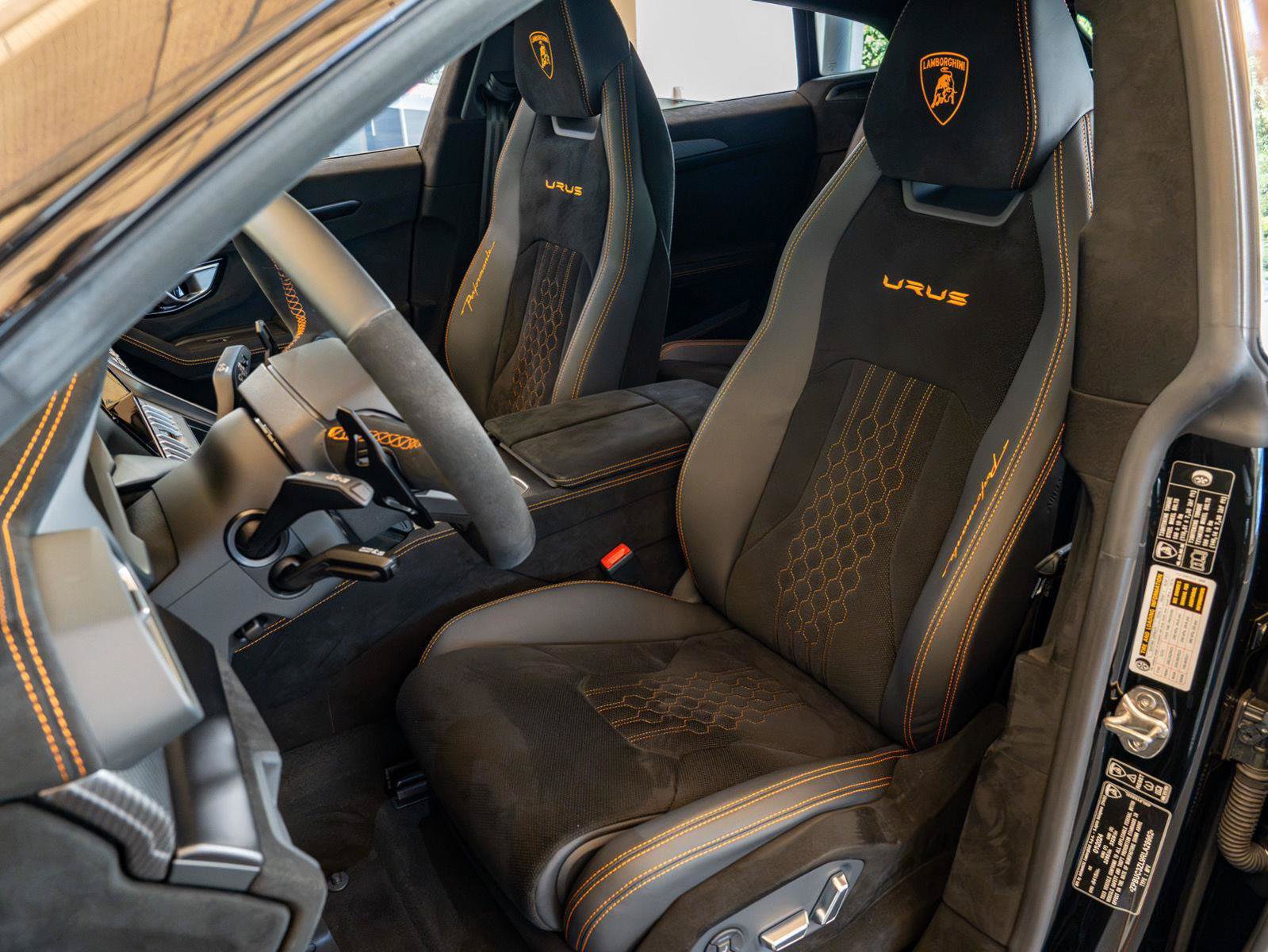 Used 2024 Lamborghini Urus Performante AWD/4WD image 13