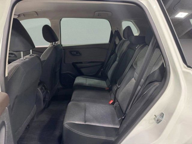 Used 2022 Nissan Rogue S FWD image 9
