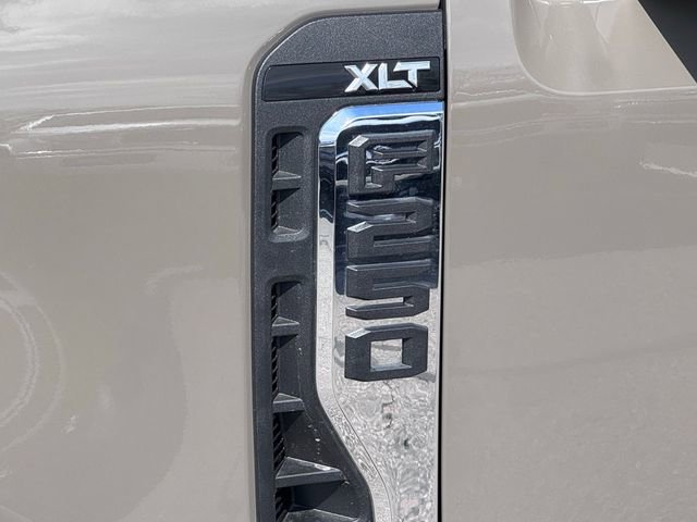 New 2026 Ford F250 XLT w/ FX4 Off-Road Package AWD/4WD image 43