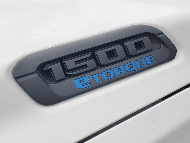 New 2026 RAM 1500 4x4 Crew Cab image 5