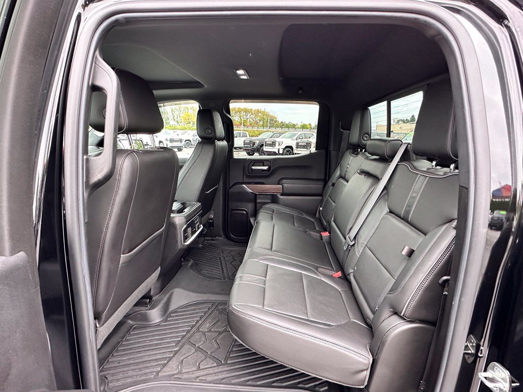 Used 2019 Chevrolet Silverado 1500 High Country w/ Technology Package AWD/4WD image 25