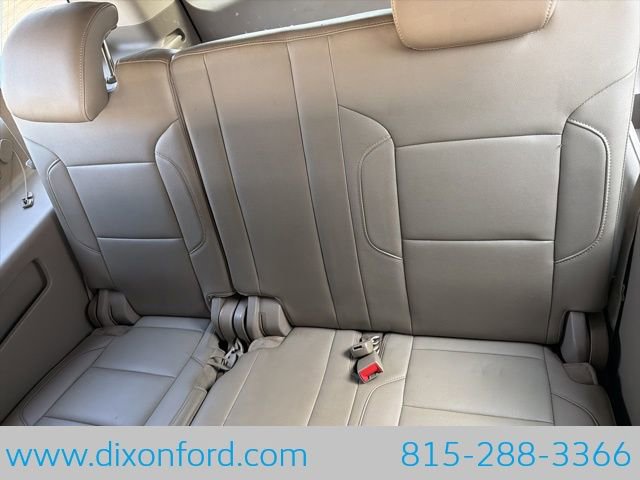 Used 2015 Chevrolet Suburban LT w/ Luxury Package image 23