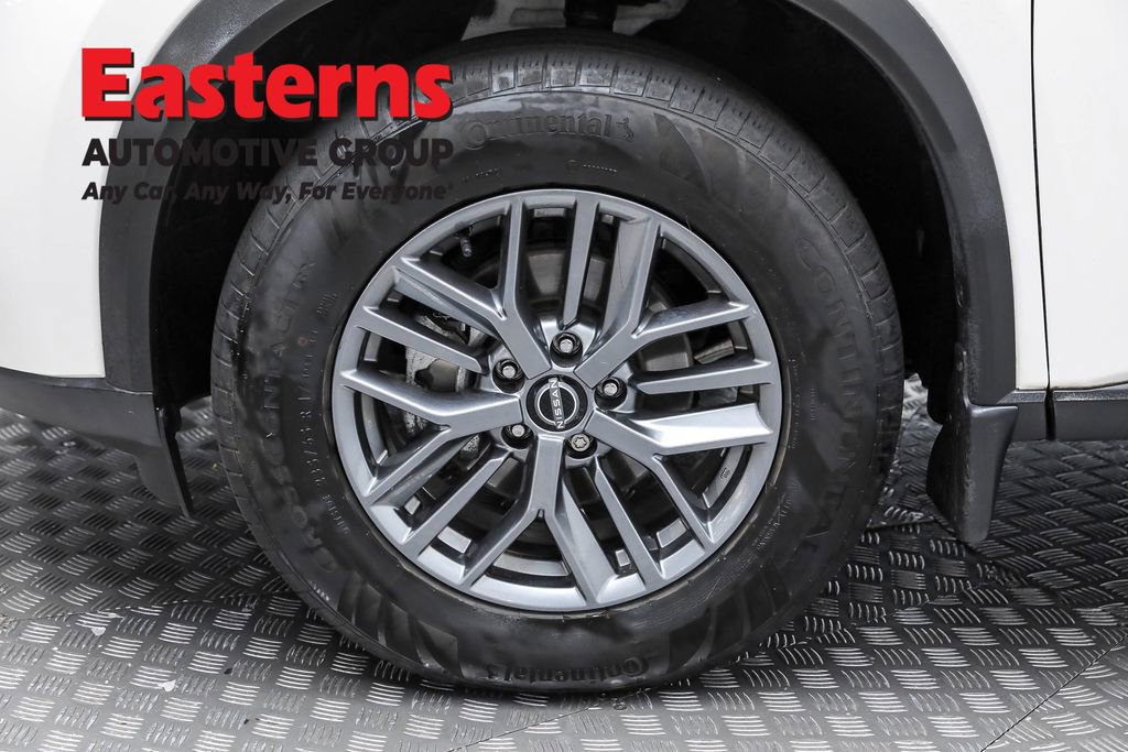 Used 2022 Nissan Rogue S image 32