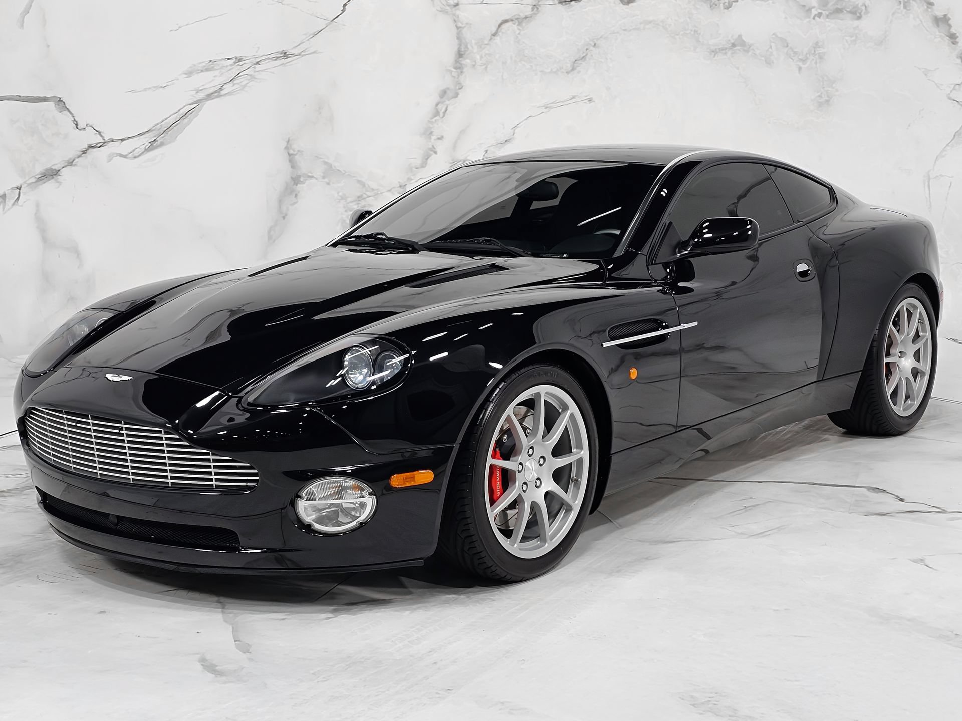 Used 2004 Aston Martin Vanquish RWD image 7