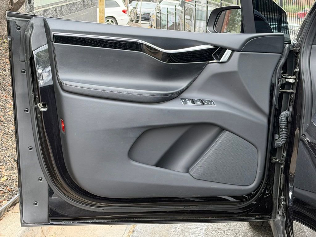 Used 2016 Tesla Model X Performance image 28