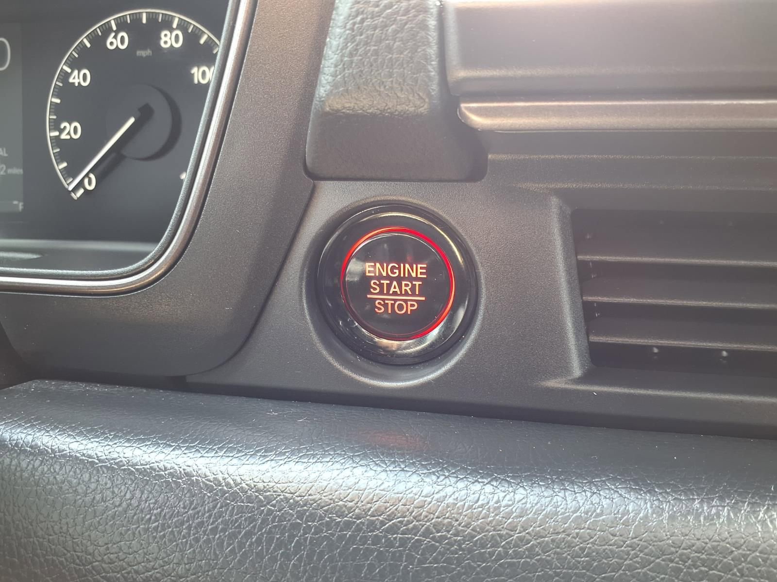 Used 2025 Honda Pilot TrailSport image 11