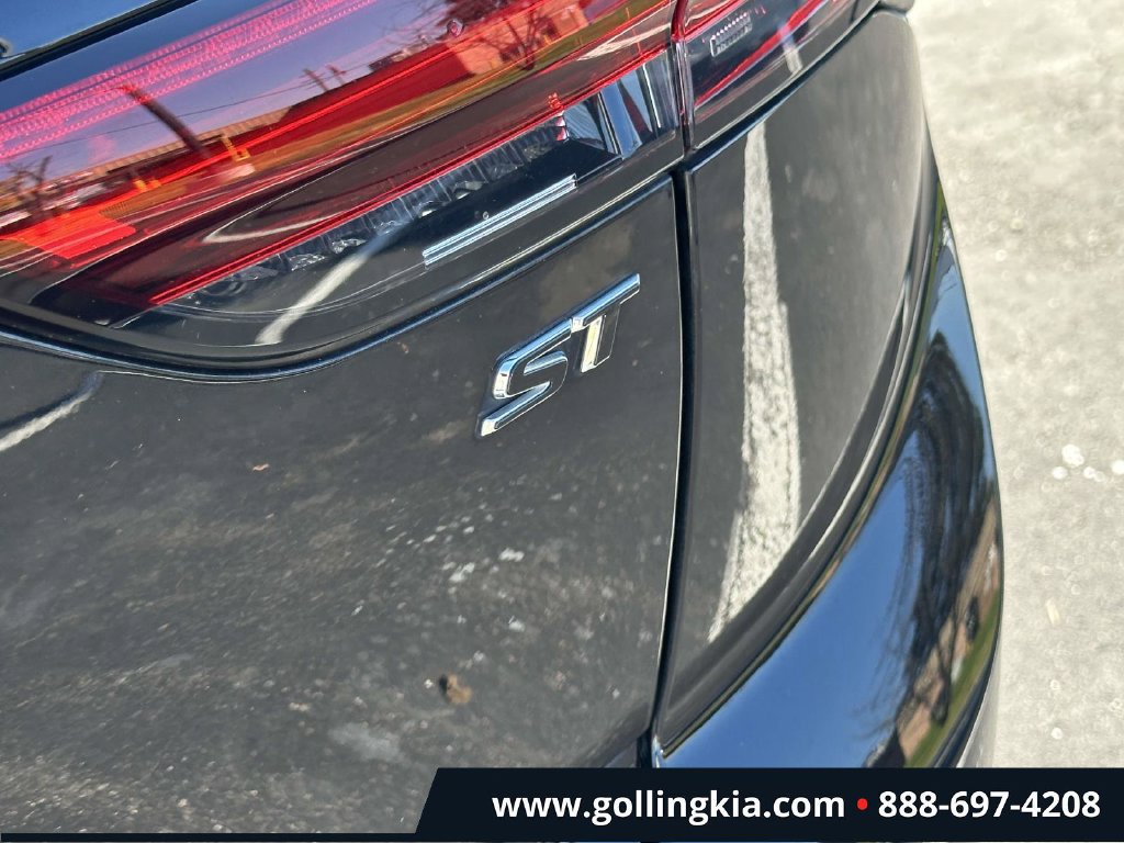 Used 2021 Buick Envision Essence w/ Technology Package I AWD/4WD image 9