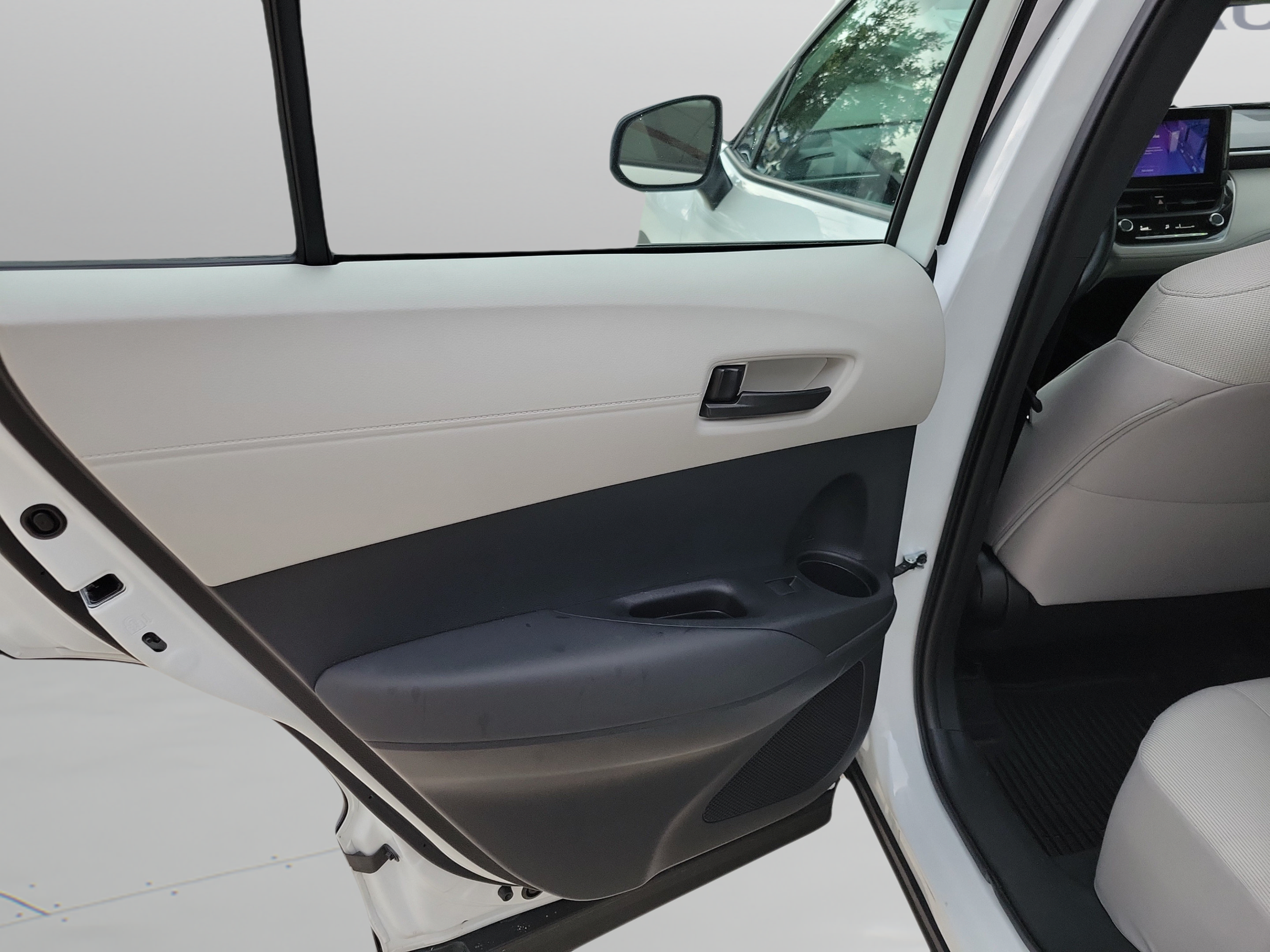 Used 2026 Toyota Corolla Cross L FWD image 24