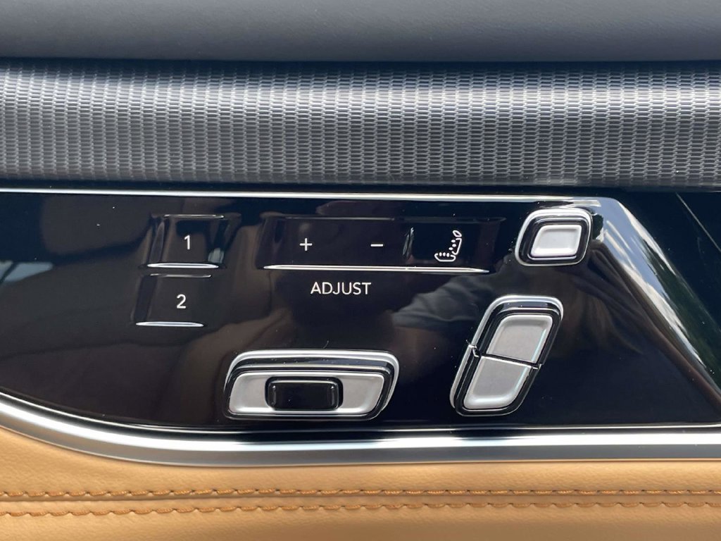 New 2026 Jeep Grand Wagoneer L Summit AWD/4WD image 16