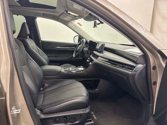 Used 2023 INFINITI QX60 Sensory AWD/4WD image 16