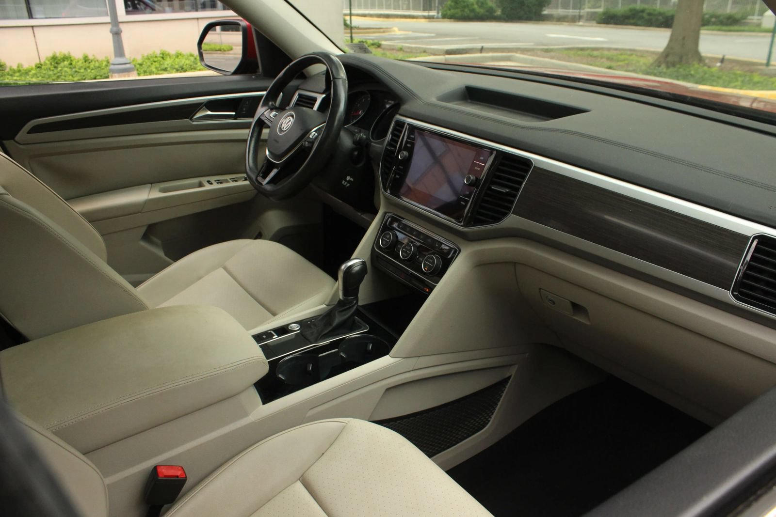Used 2018 Volkswagen Atlas SEL FWD image 26