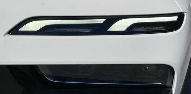 Used 2023 BMW 740i w/ Parking Assistance Package RWD image 12