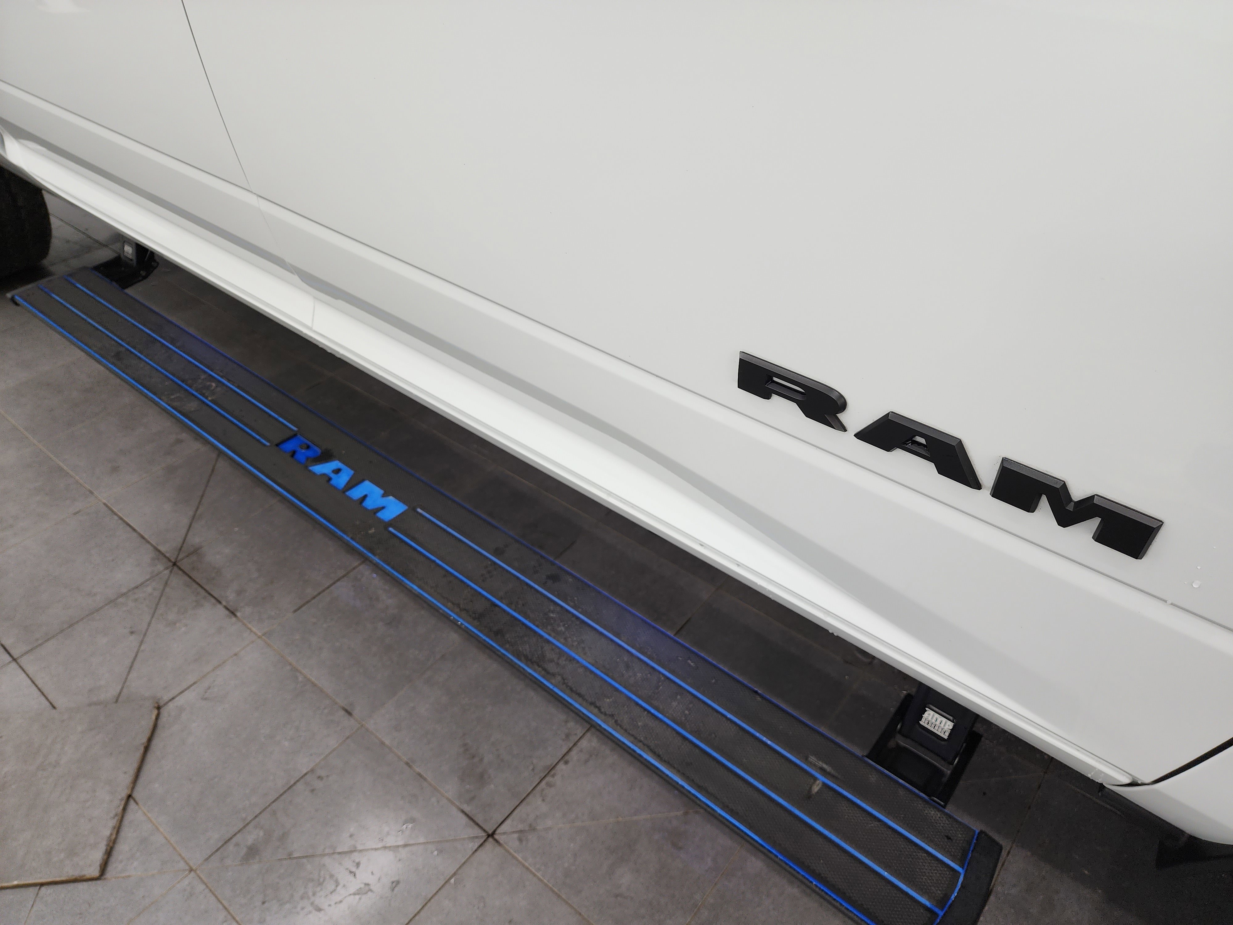 Used 2024 RAM 2500 Laramie w/ Night Edition image 26