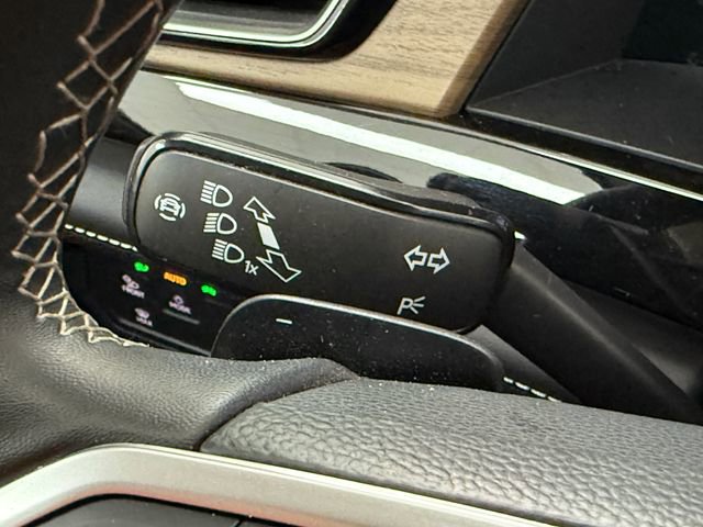 Used 2025 Volkswagen Atlas SE FWD image 15