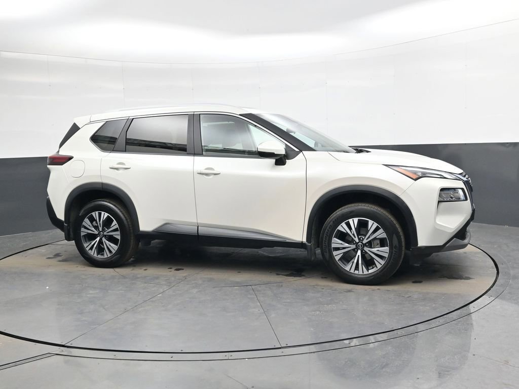 Used 2023 Nissan Rogue SV w/ SV Premium Package image 3