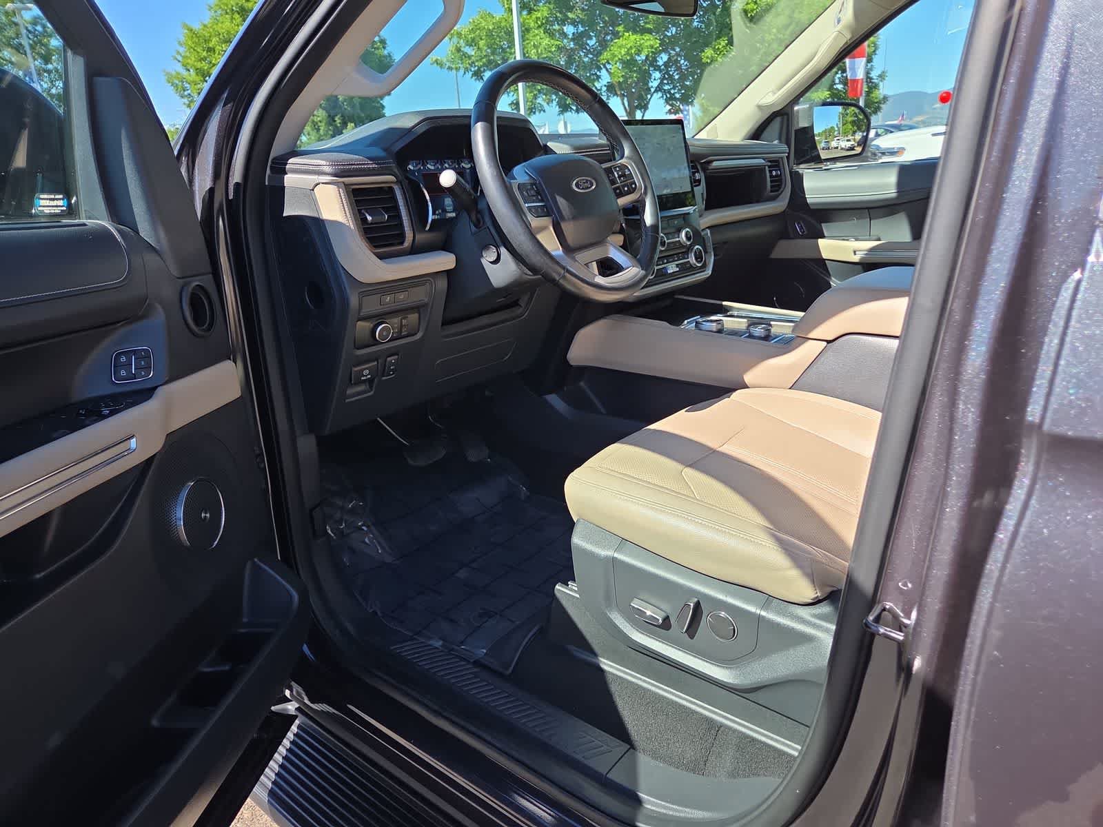 Used 2024 Ford Expedition Limited AWD/4WD image 10