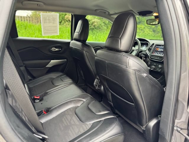 Used 2022 Jeep Cherokee Latitude AWD/4WD image 16