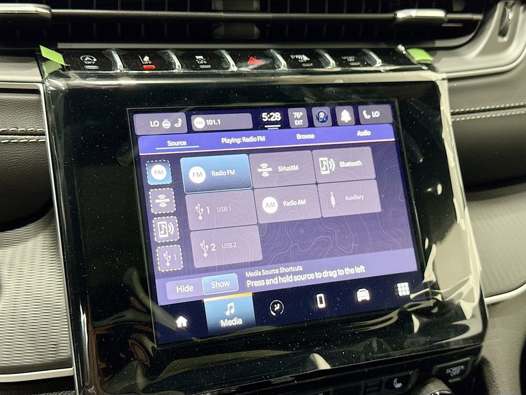 New 2025 Jeep Grand Cherokee L Laredo w/ Luxury Tech Group I image 37