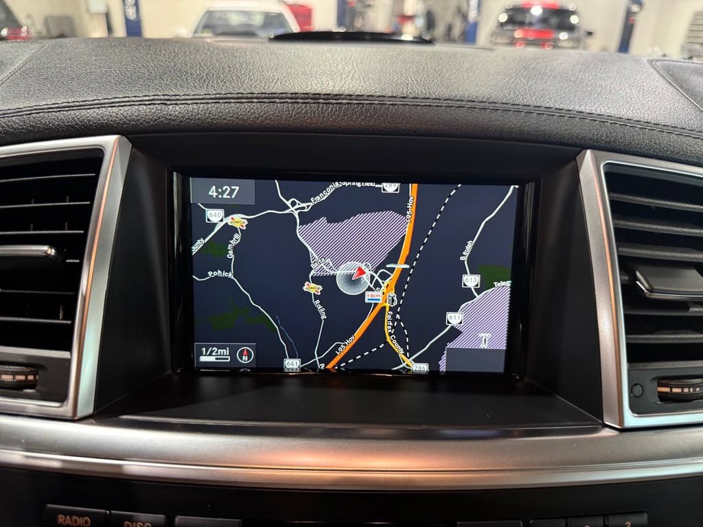 Used 2015 Mercedes-Benz GL 450 4MATIC image 36
