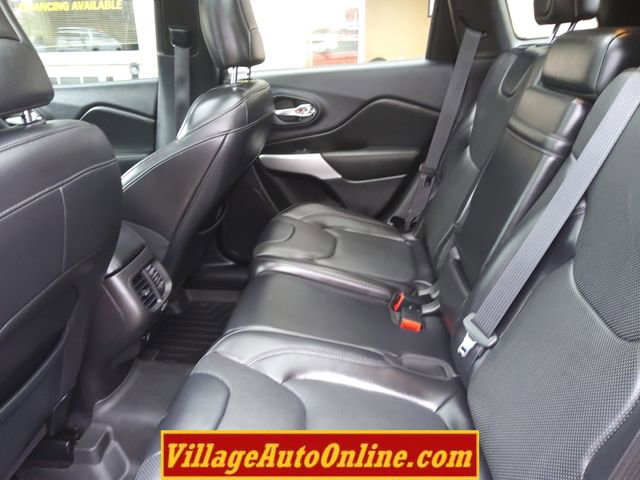 Used 2017 Jeep Cherokee Overland AWD/4WD image 27