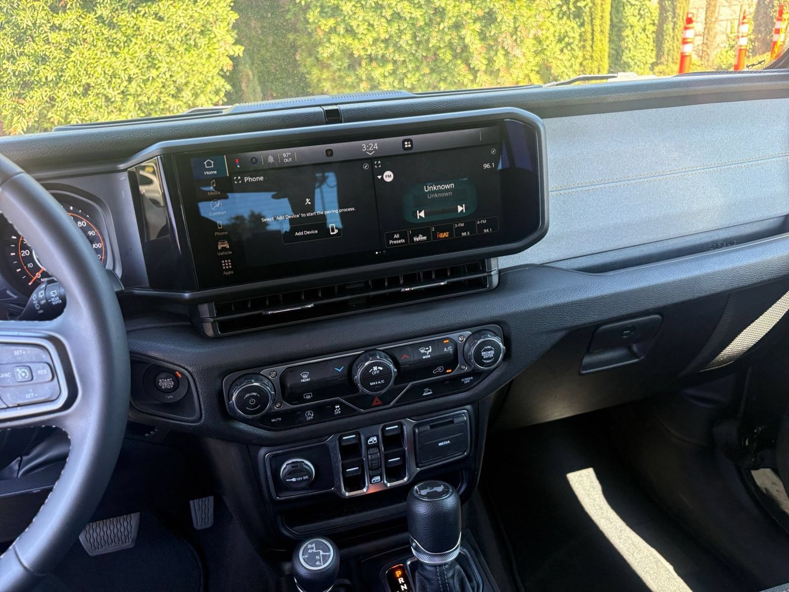 Used 2025 Jeep Wrangler Unlimited Sport AWD/4WD image 14