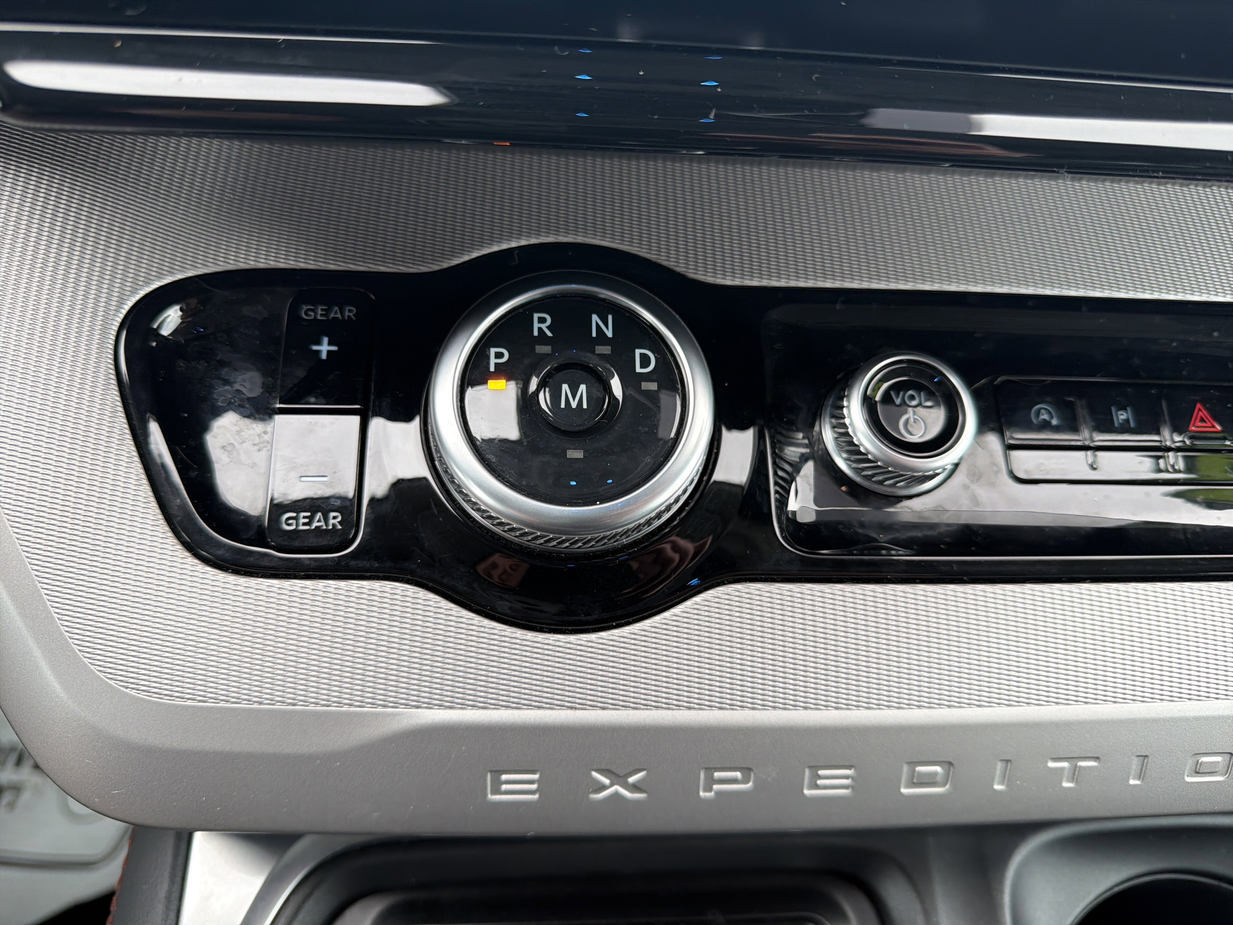 Used 2025 Ford Expedition Max Active image 24