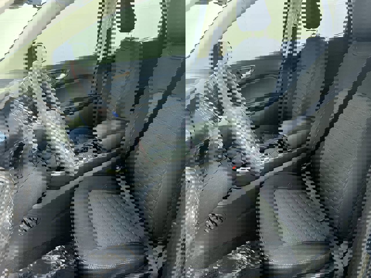 Used 2022 Ford Edge SE w/ Black Appearance Package image 13