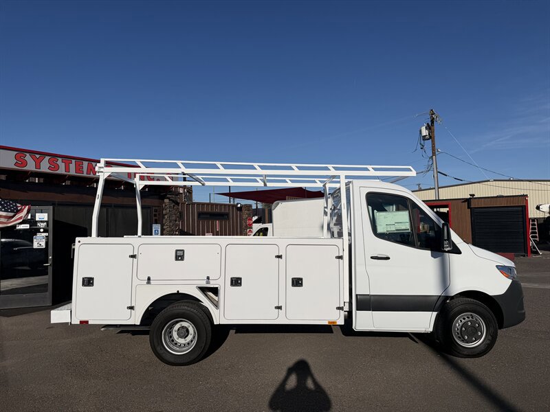 Used 2023 Mercedes-Benz Sprinter 3500 image 2