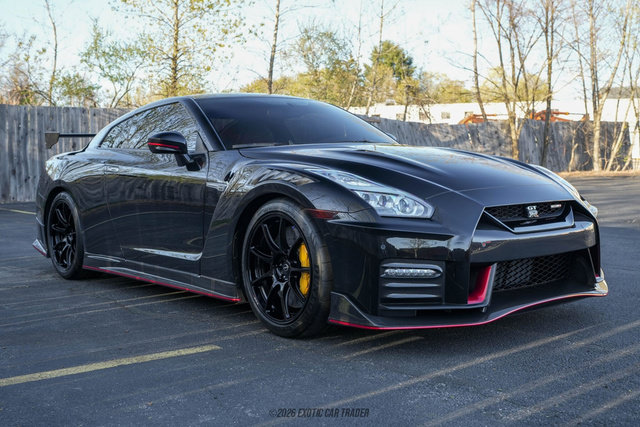 Used 2023 Nissan GT-R NISMO w/ Floor Mat Package AWD/4WD image 12
