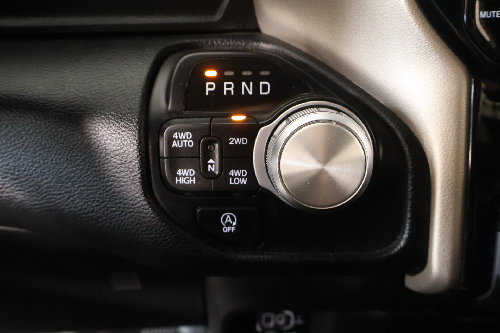 Used 2022 RAM 1500 Laramie AWD/4WD image 9