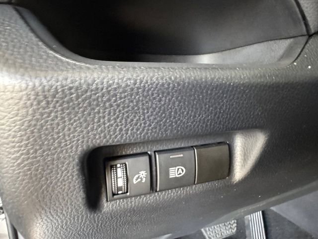 Used 2023 Toyota RAV4 LE FWD image 6