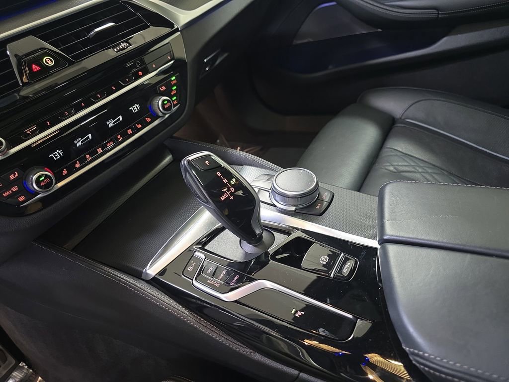 Used 2022 BMW M550i xDrive w/ Dynamic Handling Package AWD/4WD image 25