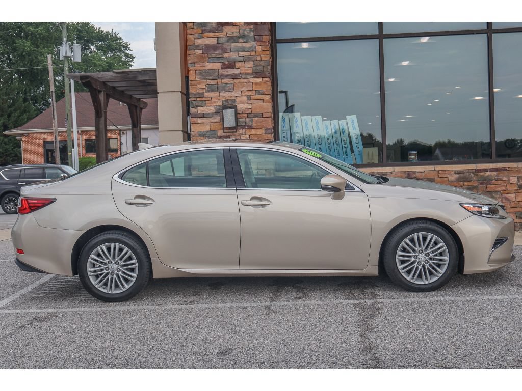 Used 2017 Lexus ES 350 w/ Premium Package FWD image 2