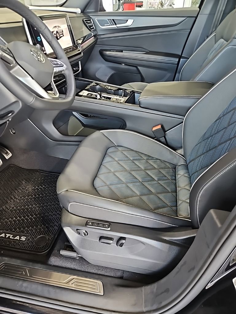 New 2026 Volkswagen Atlas Cross Sport SEL Premium R-Line AWD/4WD image 28