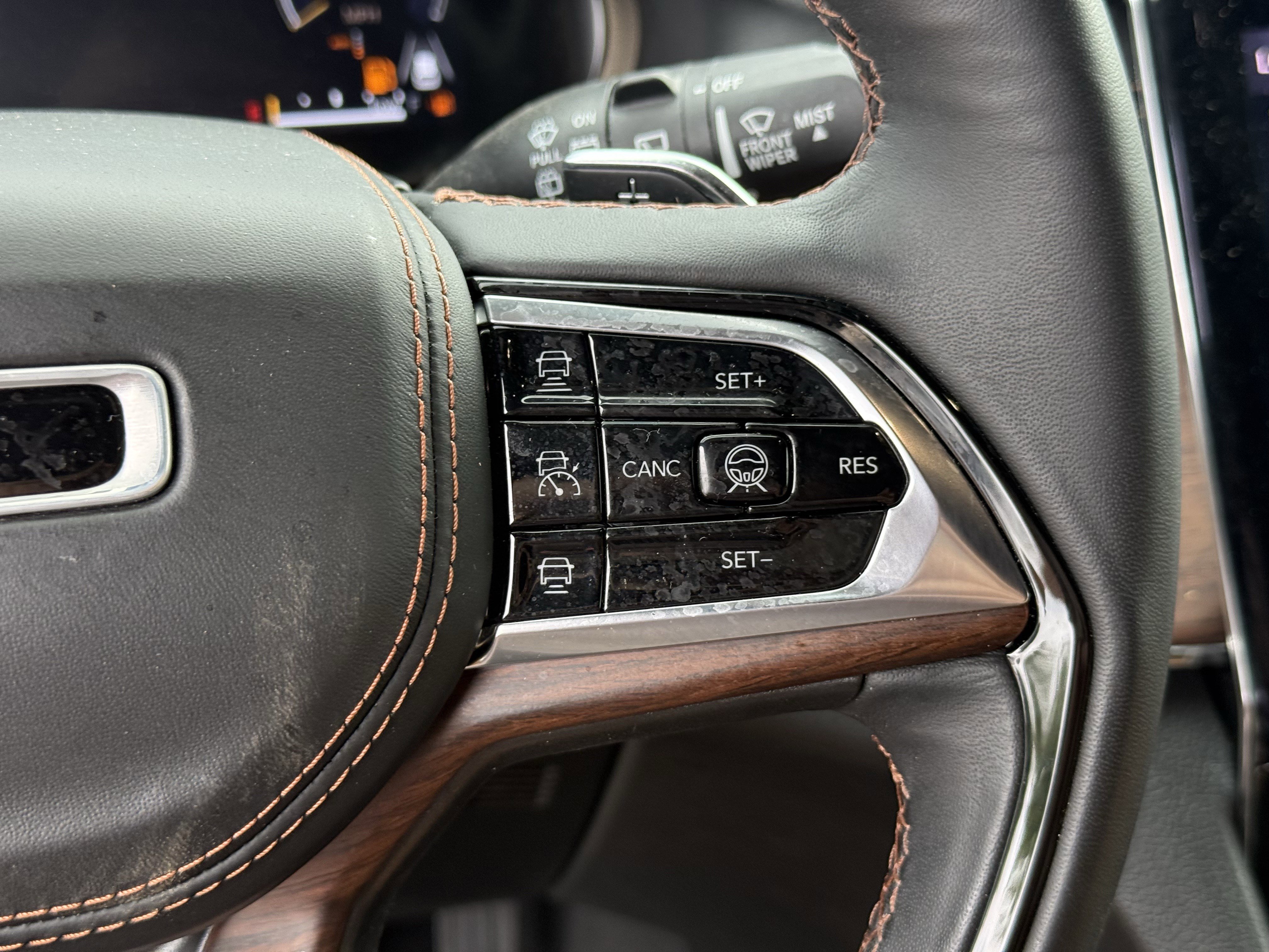 Used 2024 Jeep Grand Cherokee L Summit w/ Advanced Protech Group IV image 17
