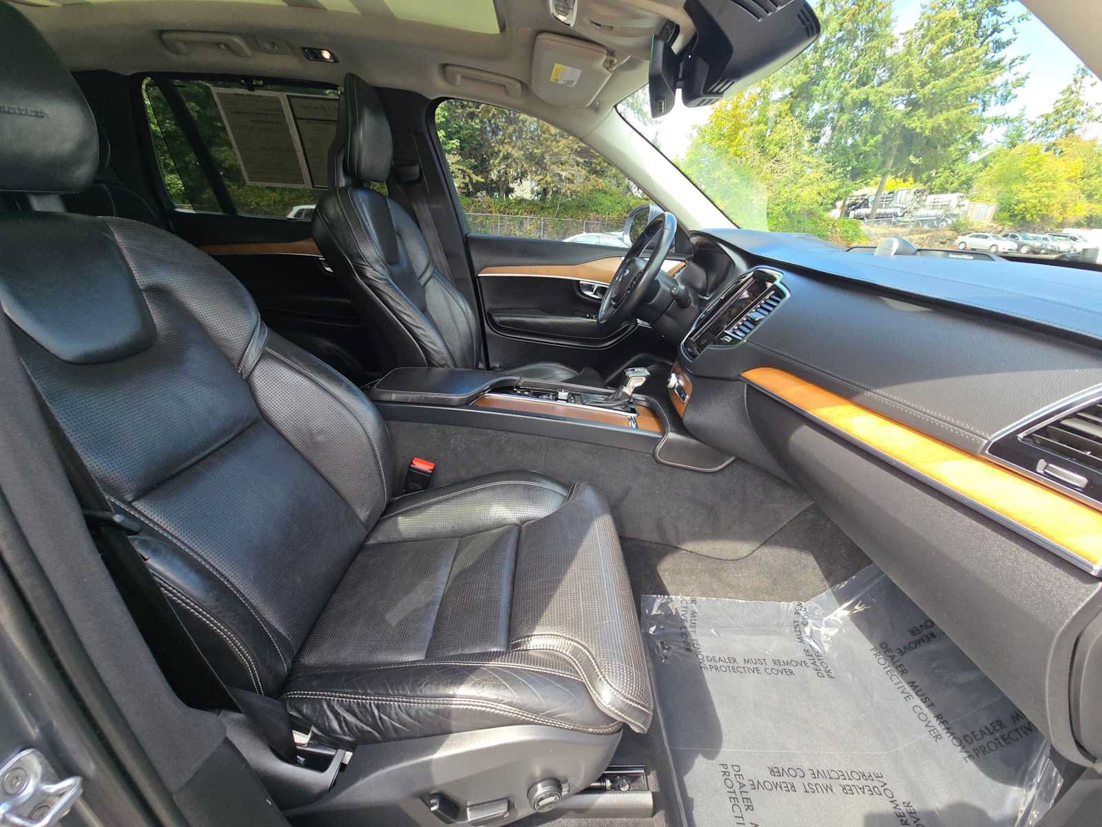 Used 2016 Volvo XC90 T6 Inscription w/ Vision Package AWD/4WD image 11