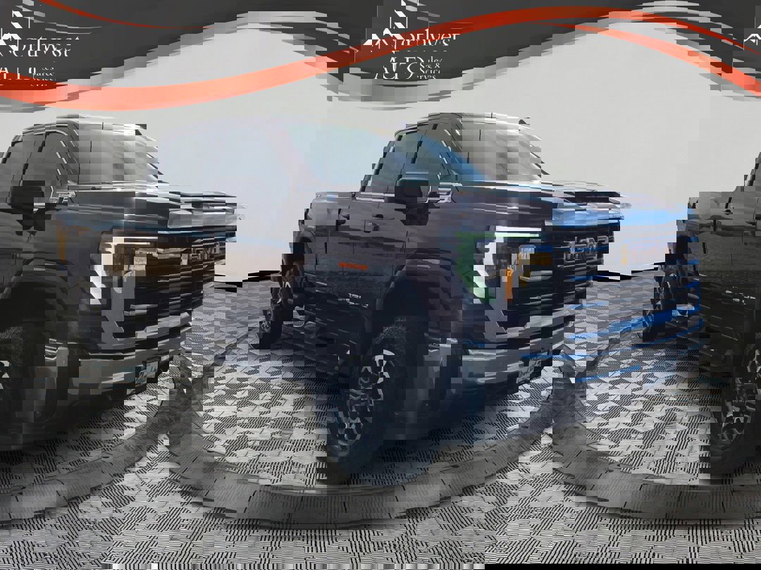 Used 2024 GMC Sierra 2500 SLE w/ SLE Convenience Package image 3