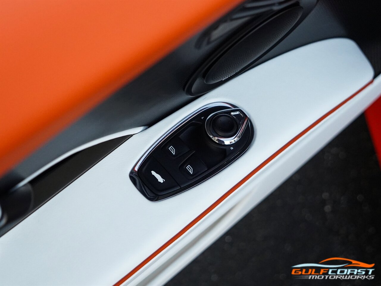 Used 2023 Aston Martin DBS Superleggera Volante RWD image 29