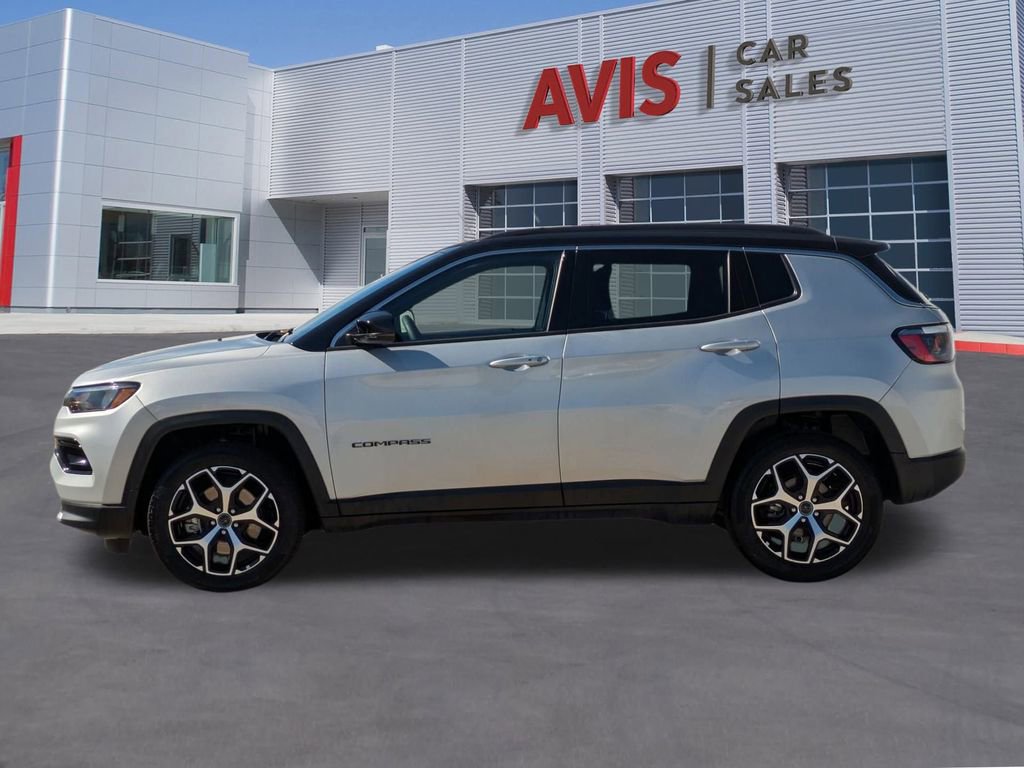 Used 2025 Jeep Compass Limited image 10