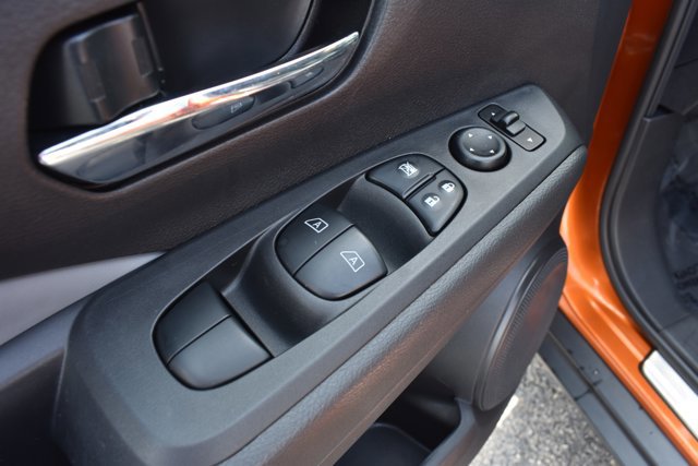 Used 2021 Nissan Kicks SR w/ SR Premium Package FWD image 13