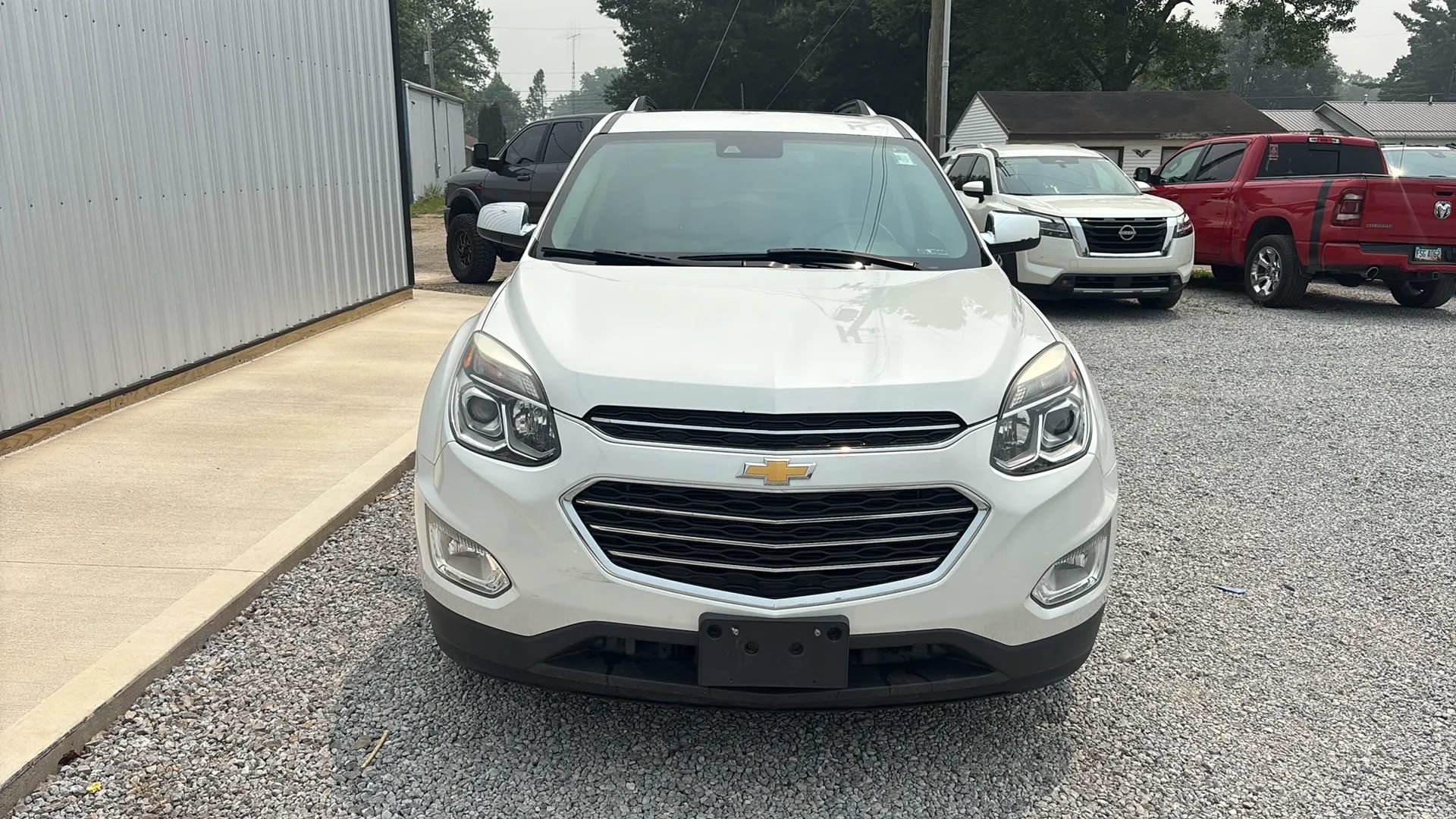 Used 2017 Chevrolet Equinox Premier w/ Enhanced Convenience Package AWD/4WD image 12