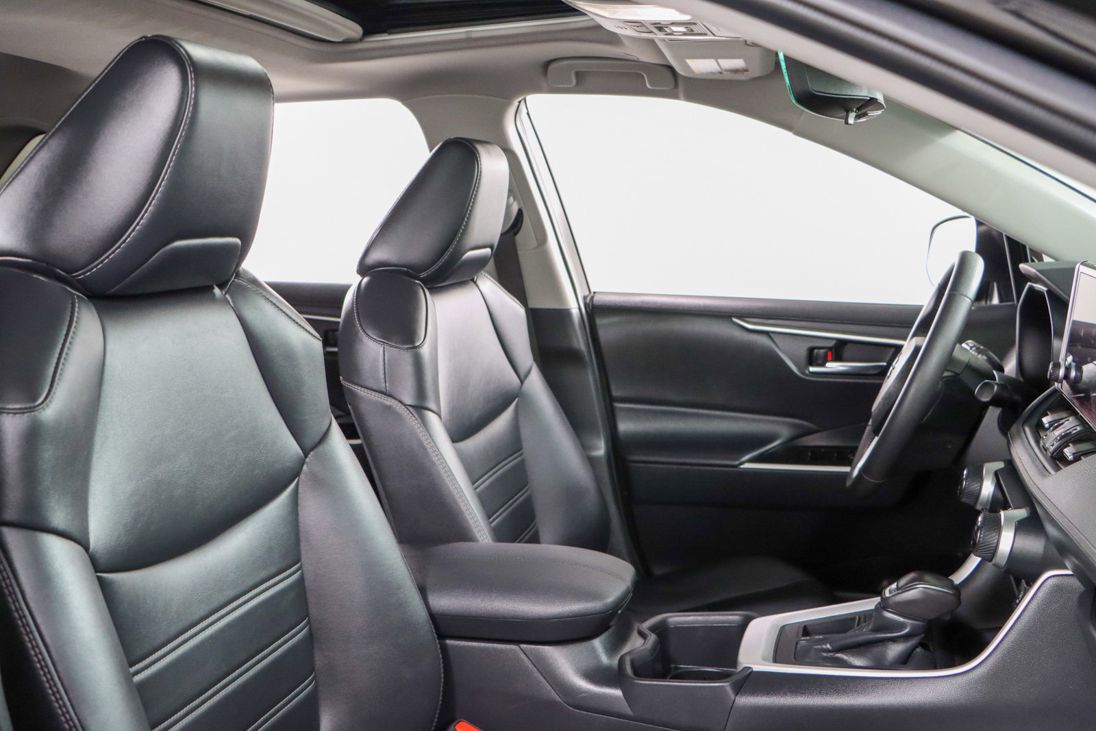 Used 2024 Toyota RAV4 XLE Premium image 27