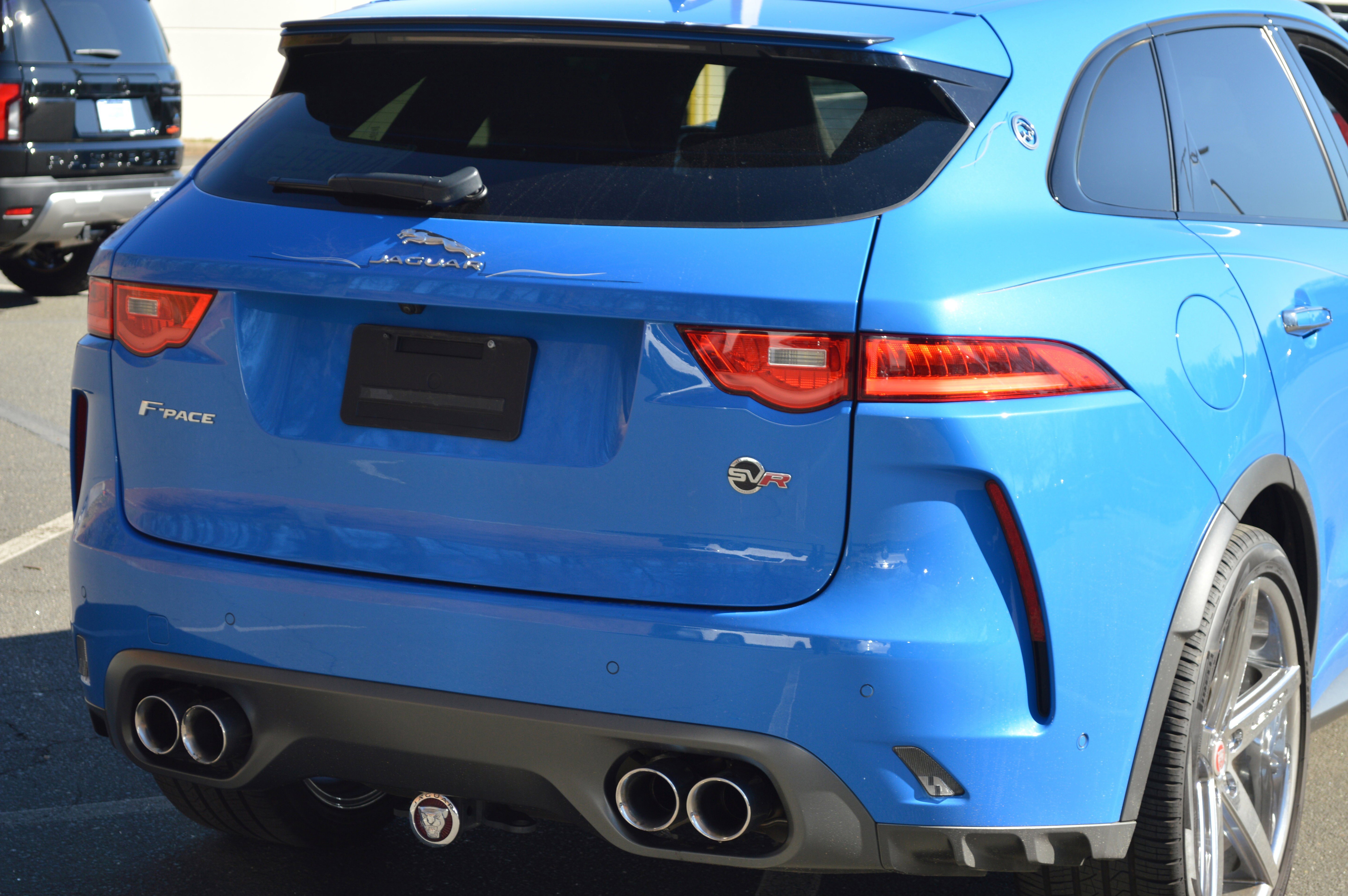 Used 2020 Jaguar F-PACE SVR image 11