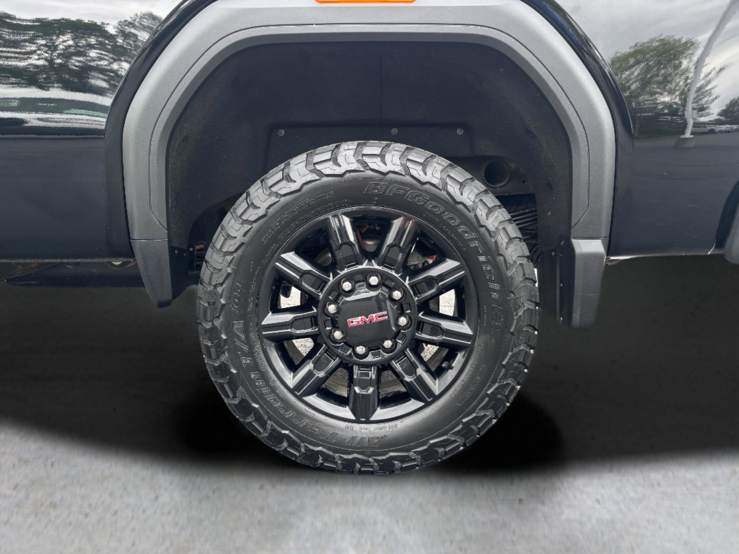 Used 2025 GMC Sierra 2500 AT4 w/ AT4 Premium Plus Package AWD/4WD image 35