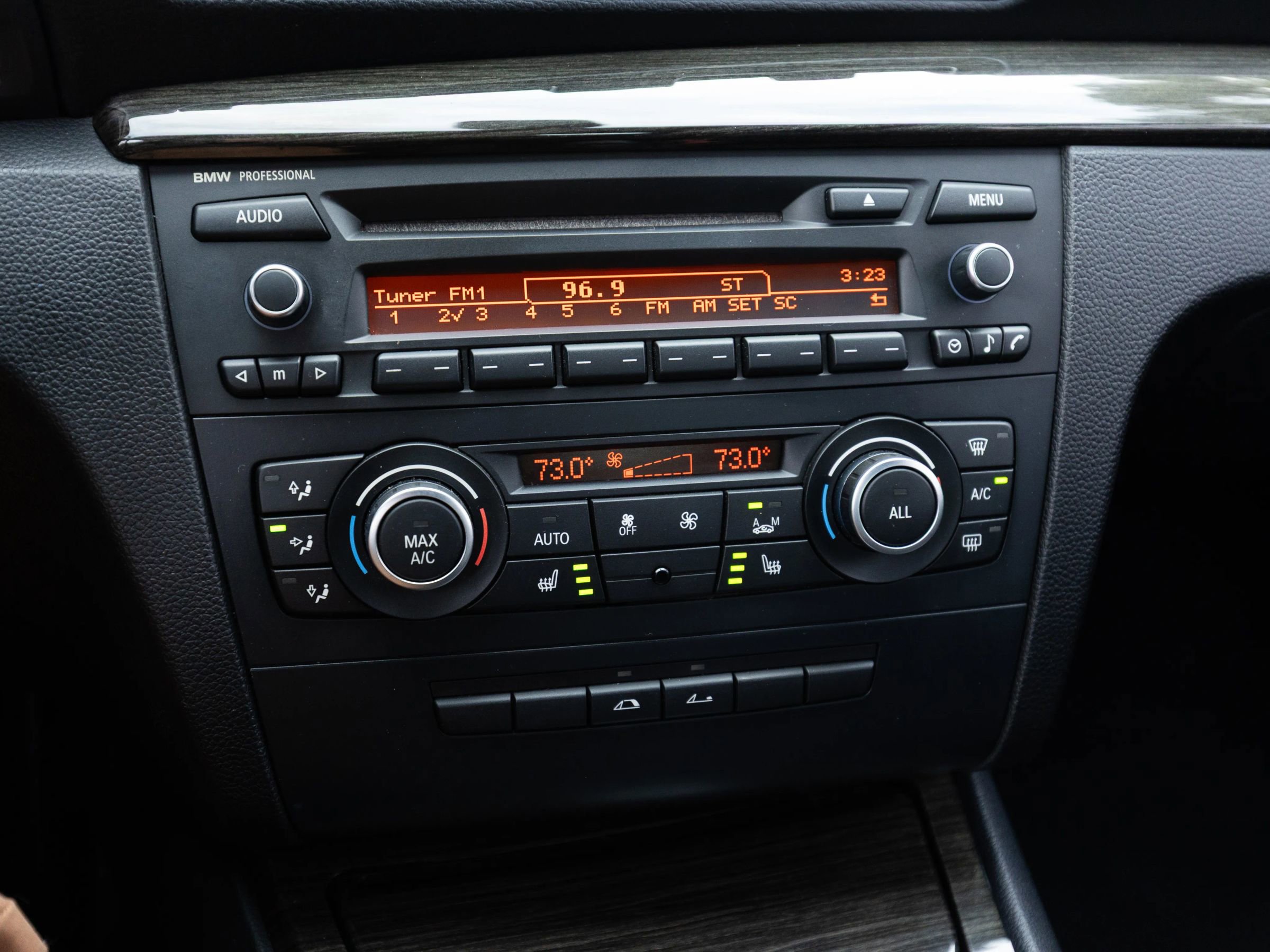 Used 2013 BMW 128i Convertible image 38