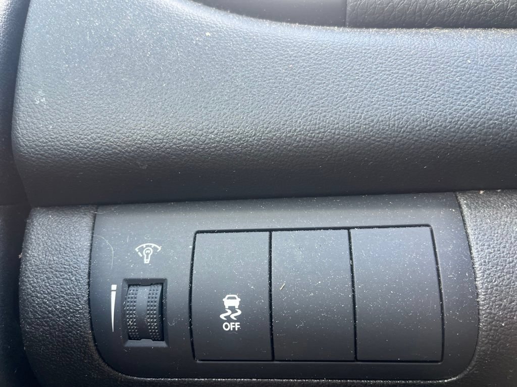 Used 2011 Kia Forte Koup SX FWD image 23
