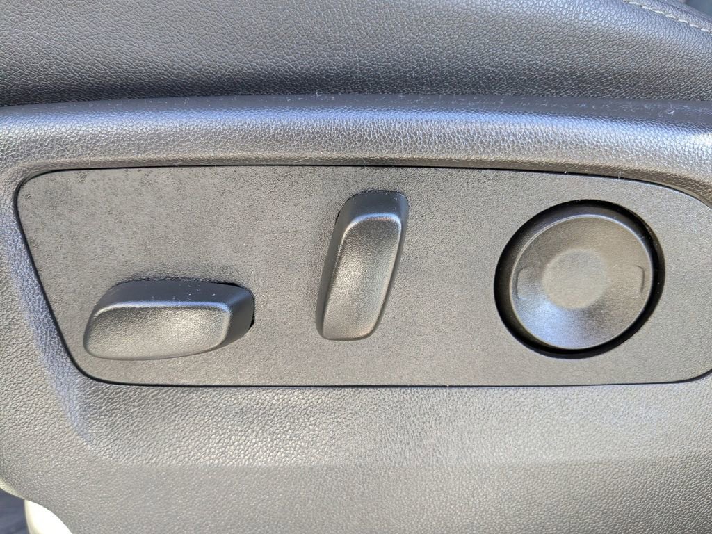 Used 2025 Chevrolet Silverado 1500 LTZ image 21