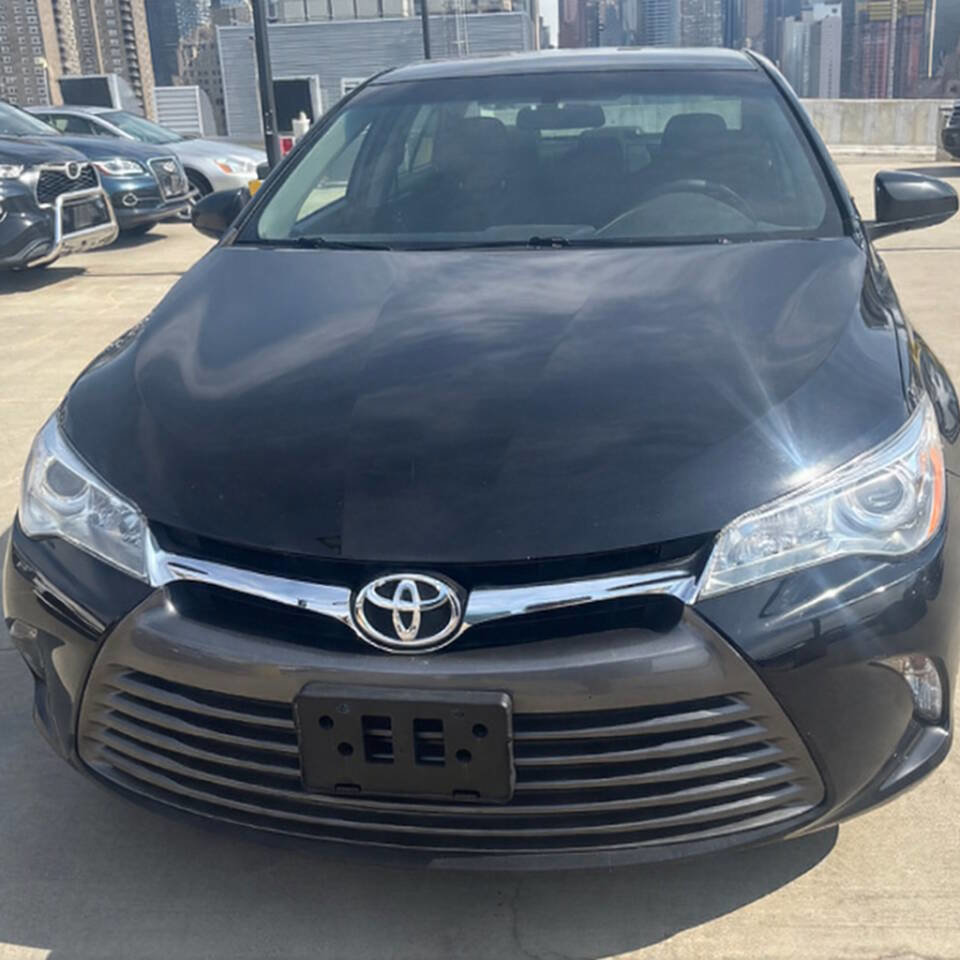 Used 2016 Toyota Camry LE FWD image 2